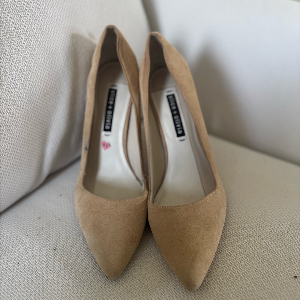 Alice Olivia Heels beige suede heels size 41